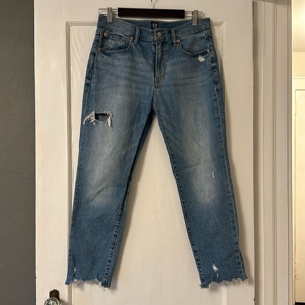 GAP Distressed Lightweight Girlfriend Fit Jeans Size 28